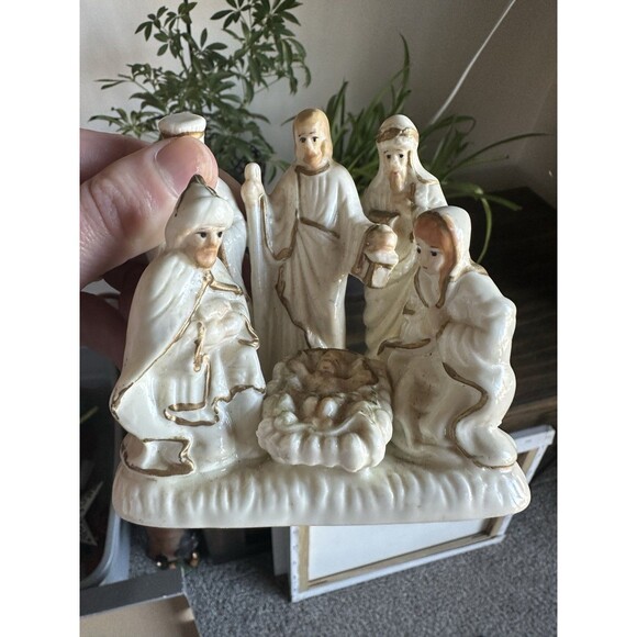 Vintage International Bazaar Nativity Scene Porcelain Gold Trim - Picture 16 of 16